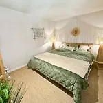 Sur Les Pistes Du Lioran, 8pers * Laveissière