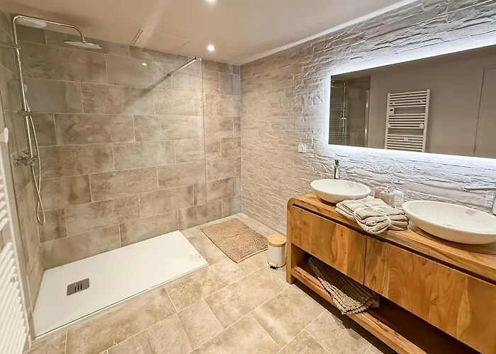 Sur Les Pistes Du Lioran, 8pers Laveissière